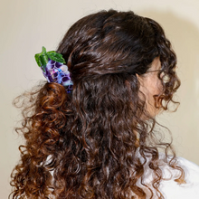 Load image into Gallery viewer, Large Grapes Hair Claw