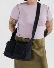 Load image into Gallery viewer, Medium Cargo Crossbody - Black - Tigertree