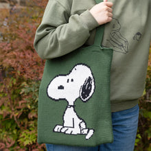 Load image into Gallery viewer, Peanuts Snoopy Knit Tote