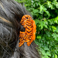 Load image into Gallery viewer, Tiger Hair Claw - Tigertree
