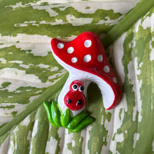 Load image into Gallery viewer, Retro Fridge Magnet Animal -

