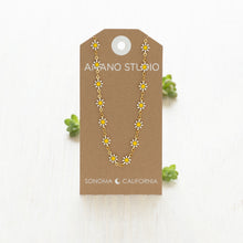 Load image into Gallery viewer, Daisy Chain Choker Necklace - Tigertree
