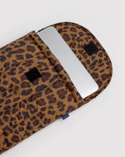 Load image into Gallery viewer, Puffy Laptop Sleeve 13/14"- Leopard - Tigertree
