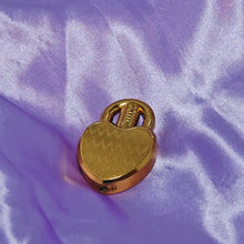 Load image into Gallery viewer, Heart Lock Lighter - Tigertree
