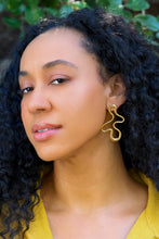 Load image into Gallery viewer, Amoeba Studs- 18K Gold Plated - Tigertree
