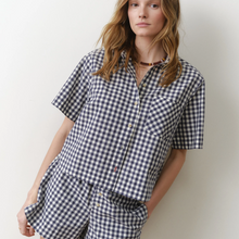 Load image into Gallery viewer, Bonnie Poplin Shirt - Navy/White Gingham
