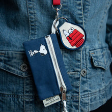 Load image into Gallery viewer, Snoopy Doghouse Patch Keychain - Tigertree
