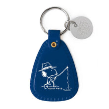 Load image into Gallery viewer, Snoopy Fisherman Saddle Keychain - Tigertree
