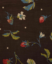 Load image into Gallery viewer, Manzana Quilted Jacket - Barnwood Print
