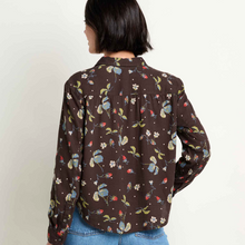 Load image into Gallery viewer, Manzana Boxy Longsleeve - Barnwood Print
