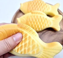 Load image into Gallery viewer, Taiyaki Bread Squishy
