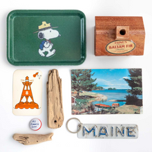 Load image into Gallery viewer, Snoopy Beagle Scout Hike Tray - Tigertree

