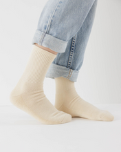Load image into Gallery viewer, Ribbed Socks - Ecru
