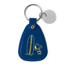 Load image into Gallery viewer, Snoopy Surf Saddle Keychain
