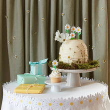 Load image into Gallery viewer, Daisy Candles - Tigertree
